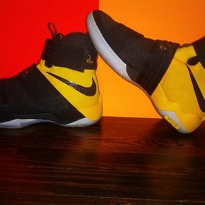 Nike Lebrons Soilders 10's
